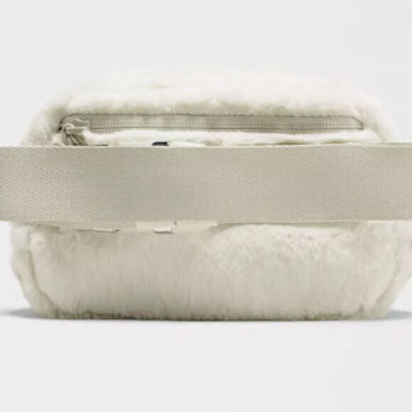 Lululemon Everywhere Belt Bag - Plush Fleece Bone / Silver - NEW - Picture 7 of 8